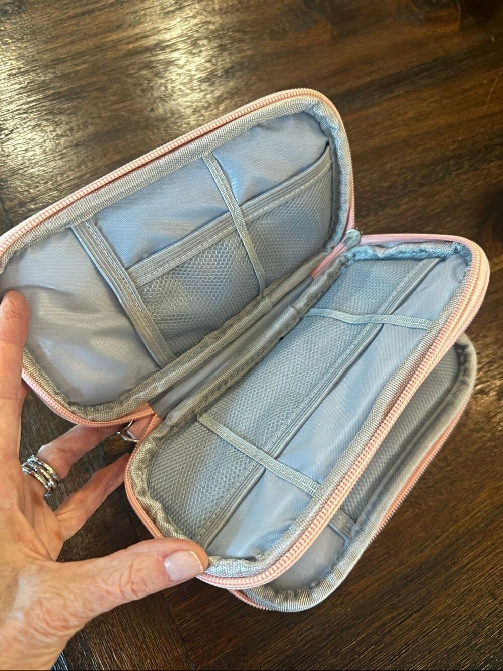 Accessories case - Picture 3 of 6
